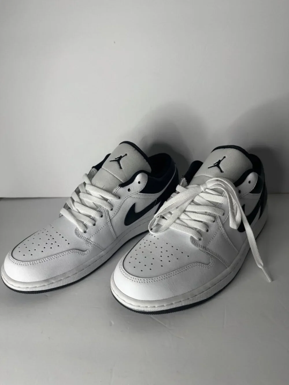 NWB Nike Jordan Air Jordan 1 Low White / Black Sneakers Shoes Men's US 11 EU 45